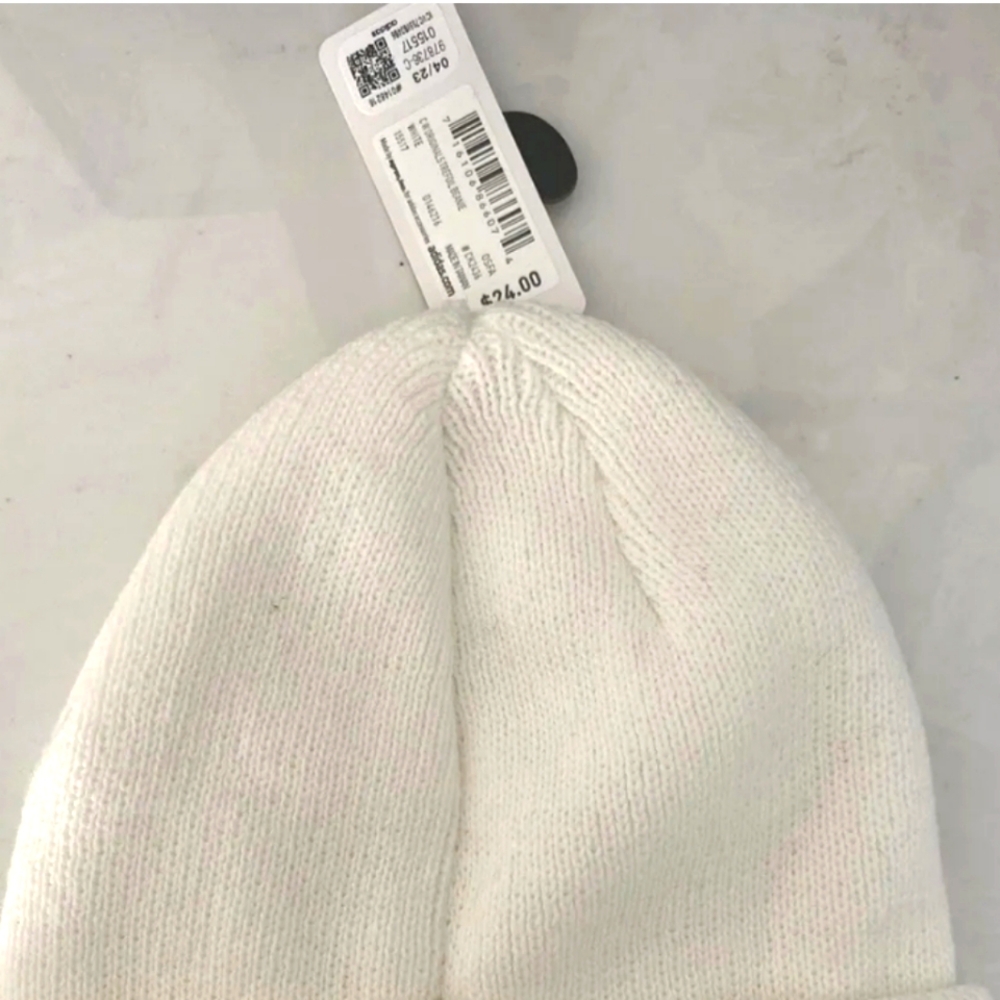 NWT Women's Adidas Trefoil Beanie - Picture 7 of 11